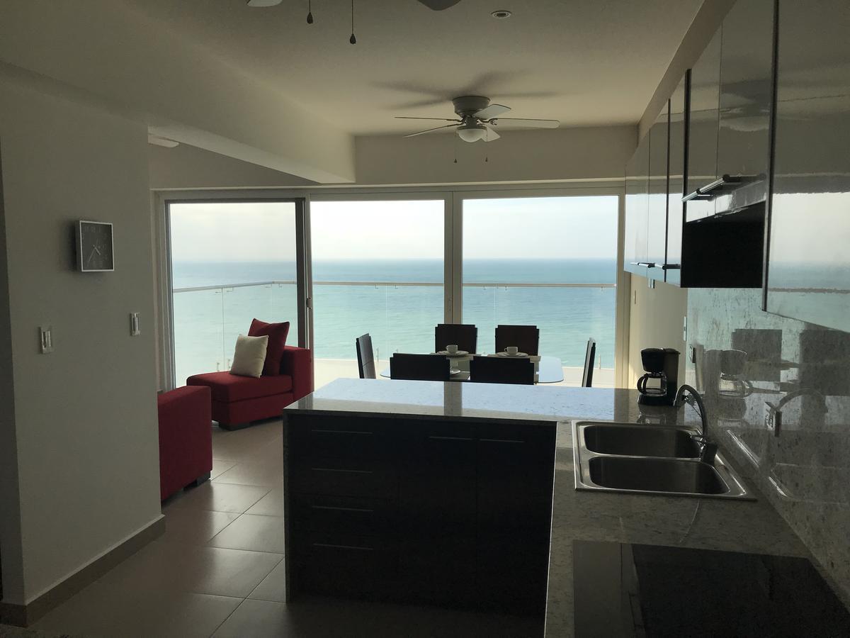 Resort Playa Azul Departamentos Frente Al Mar 通苏帕 外观 照片