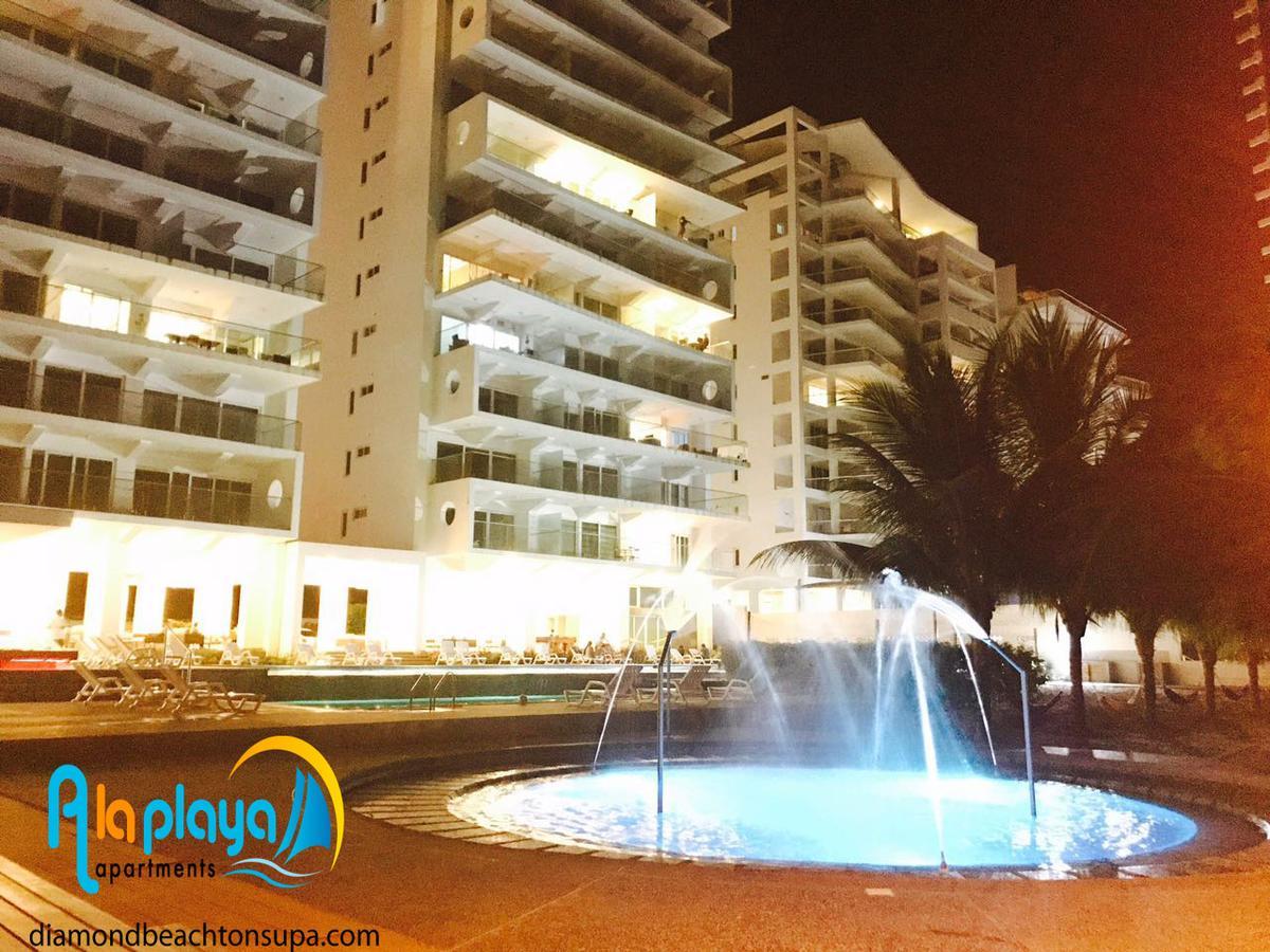 Resort Playa Azul Departamentos Frente Al Mar 通苏帕 外观 照片