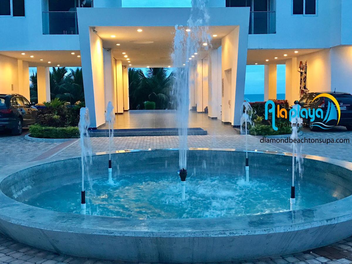 Resort Playa Azul Departamentos Frente Al Mar 通苏帕 外观 照片