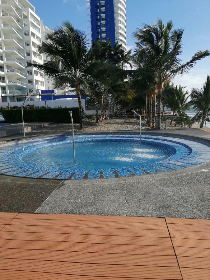 Resort Playa Azul Departamentos Frente Al Mar 通苏帕 外观 照片