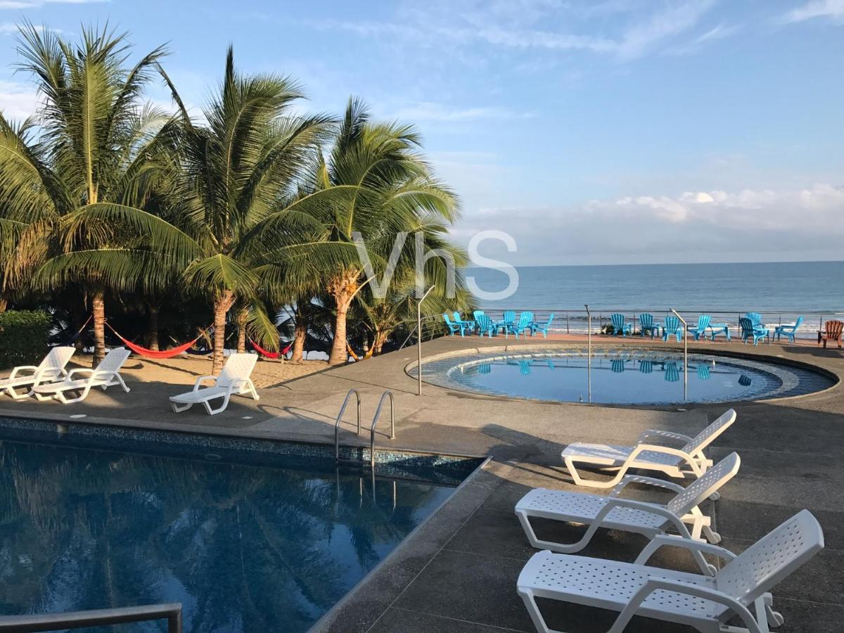 Resort Playa Azul Departamentos Frente Al Mar 通苏帕 外观 照片